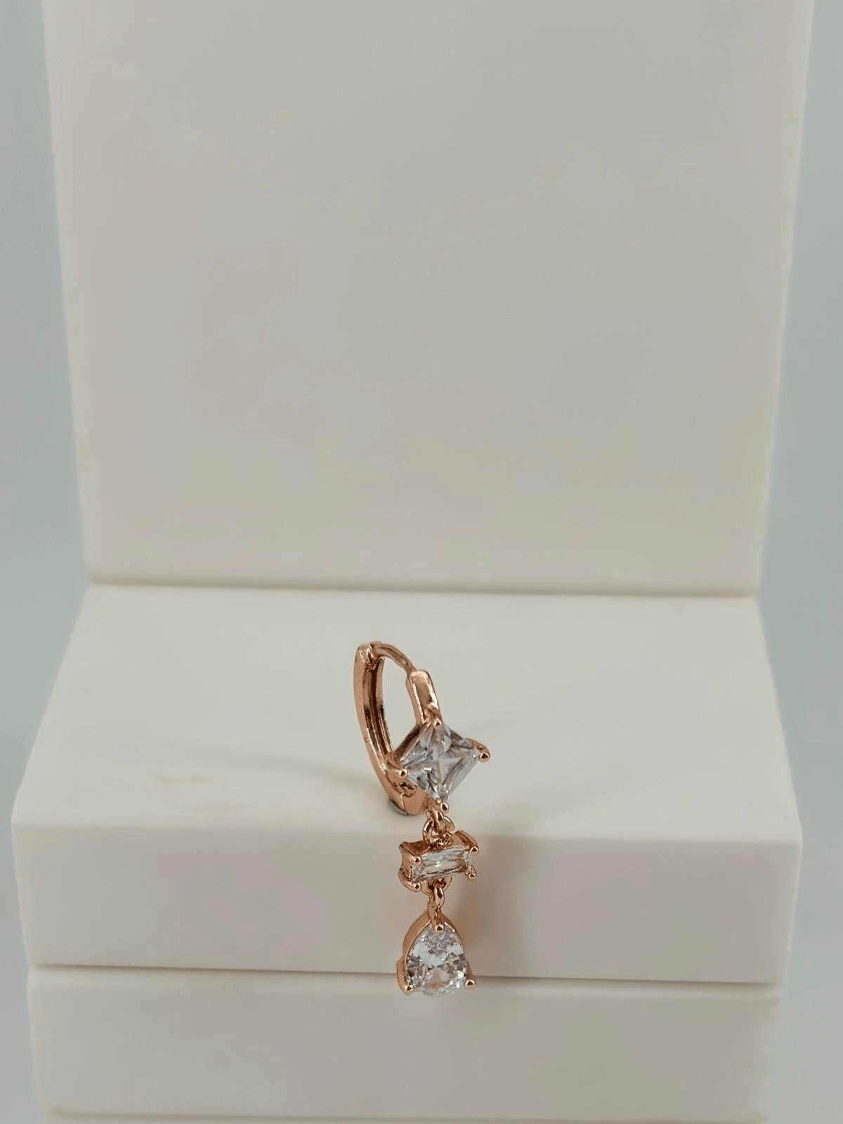 Tragus Kıkırdak Küpesi