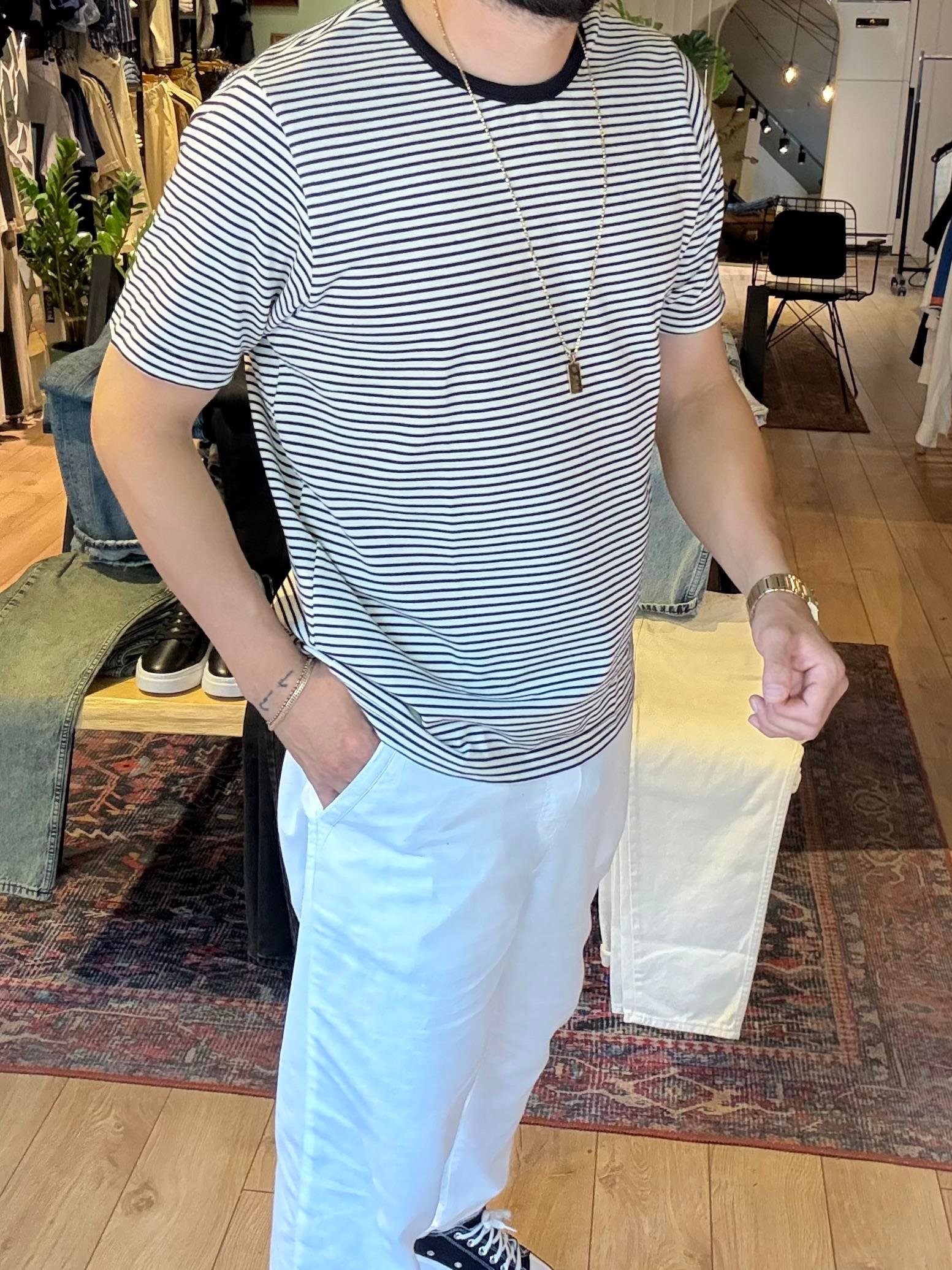 Beyaz Çizgili Slim Fit Tişört