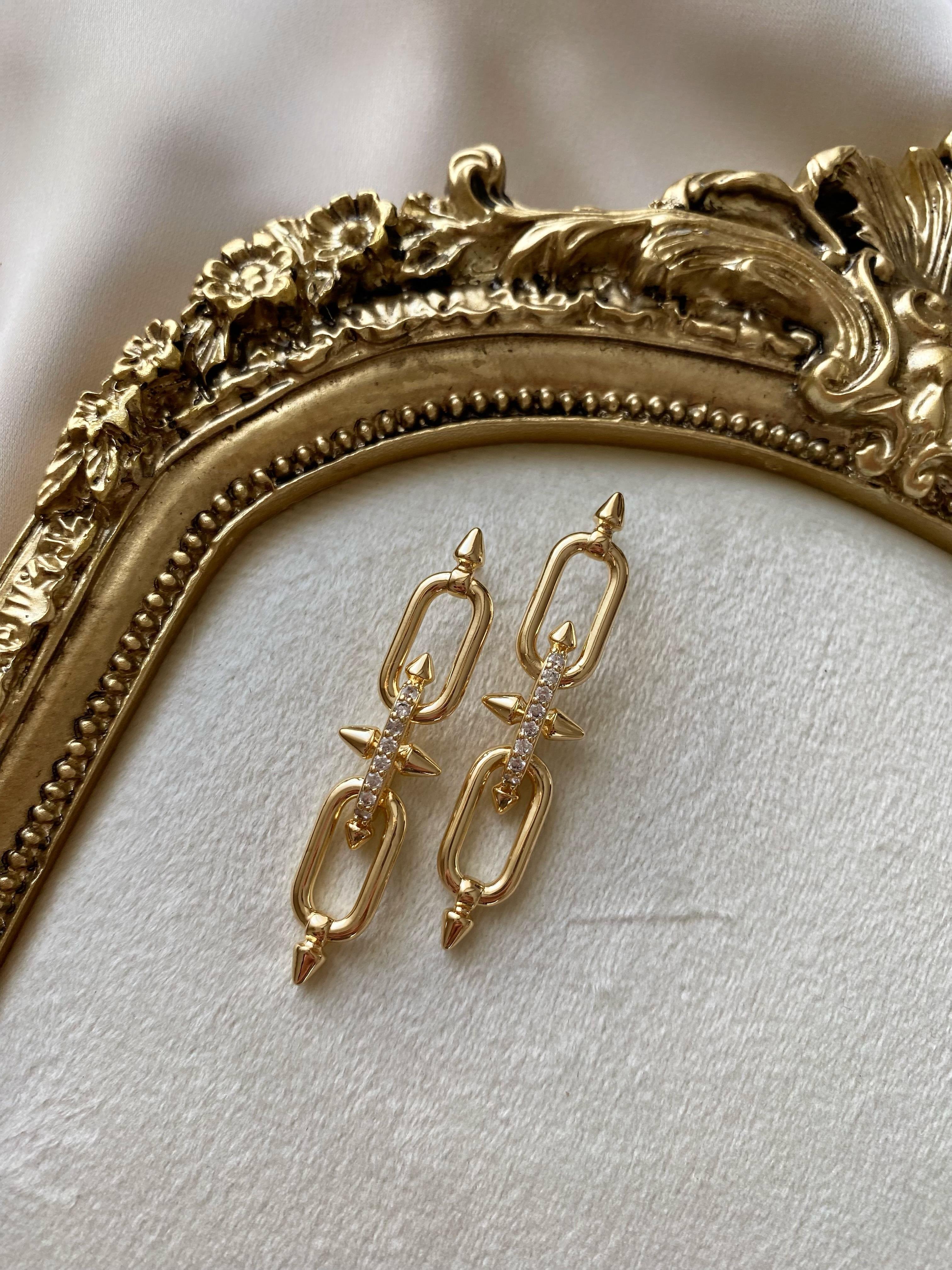 Taşlı Gold Küpe