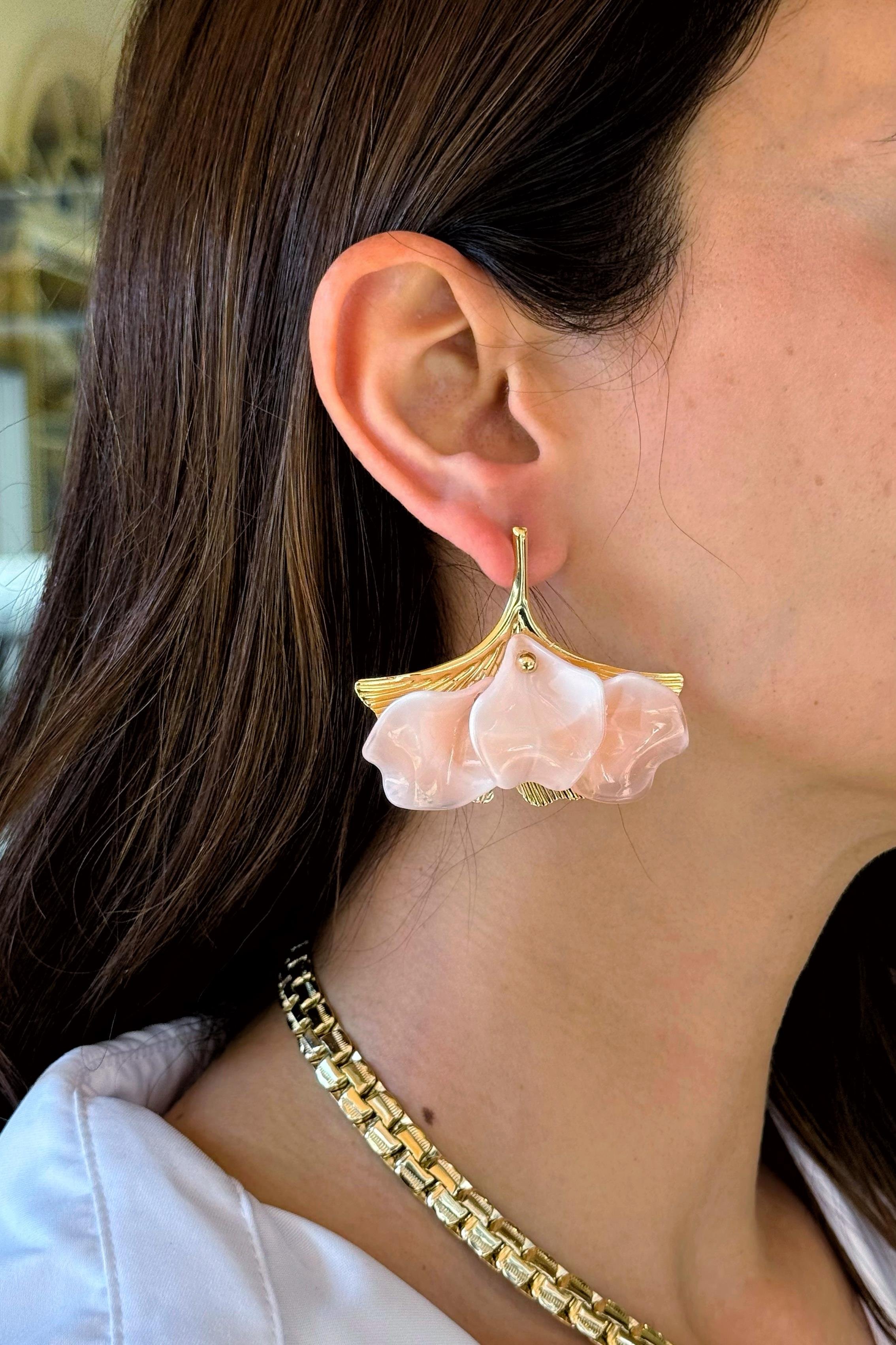 Pembe Gold Detaylı Yaprak Küpe