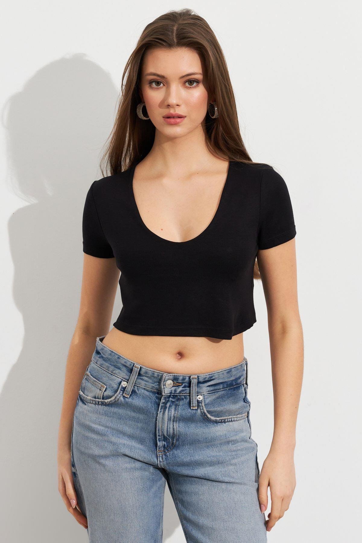 Kadın Ekru V Yaka Crop Bluz TOP101