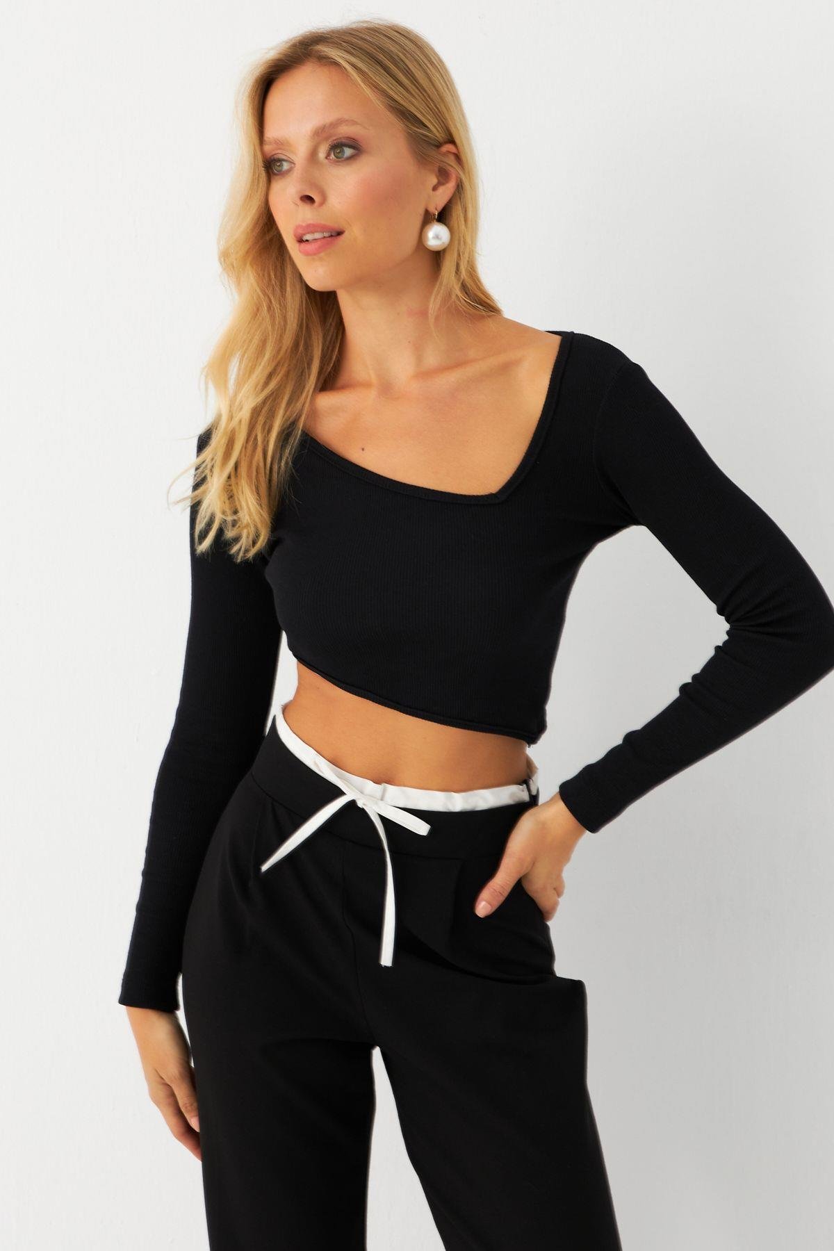 Kadın Siyah Asimetrik Crop Bluz EY2997