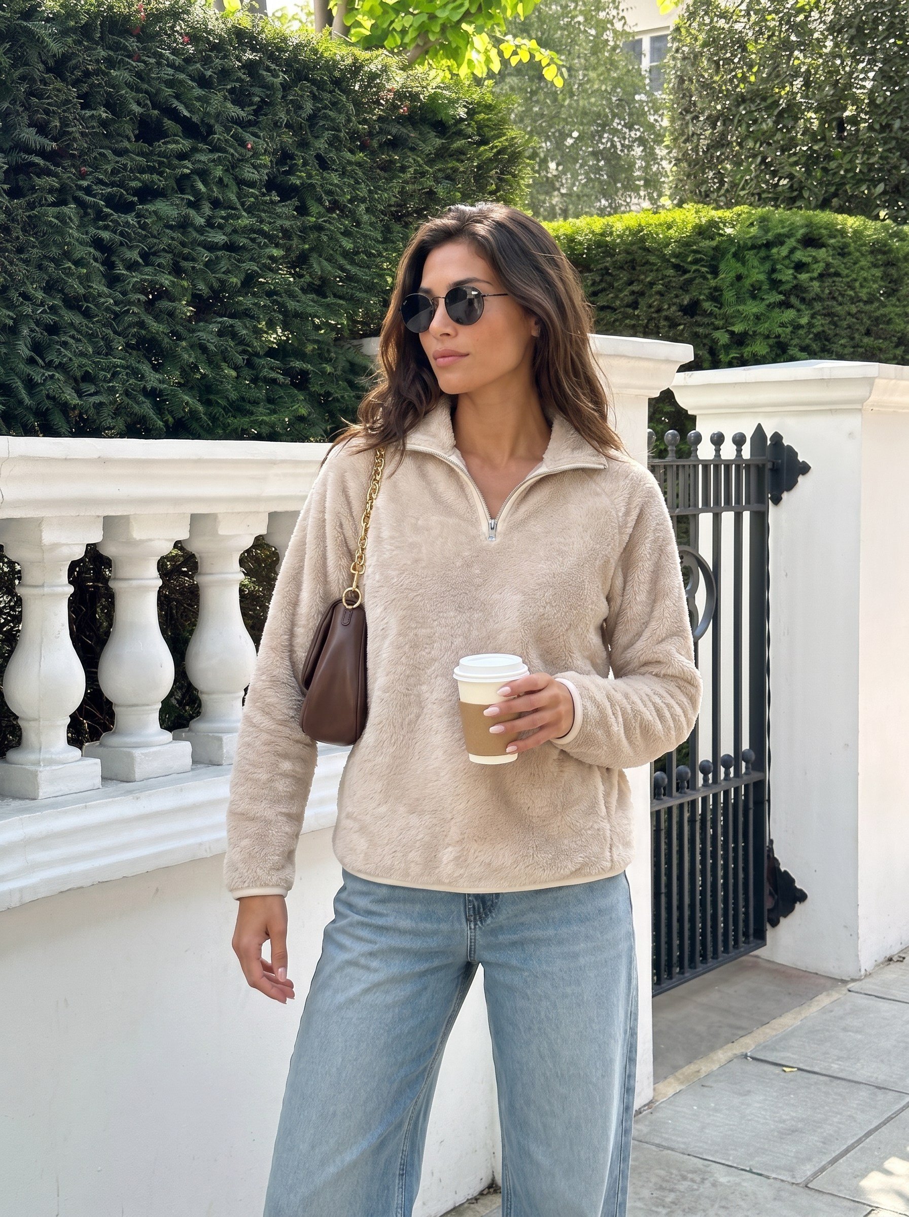 Bej Yarım Fermuarlı Peluş Sweatshirt