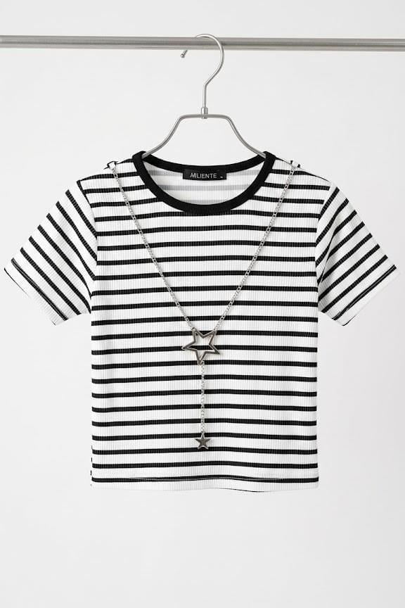 Beyaz Çizgili Kolyeli Crop Bluz