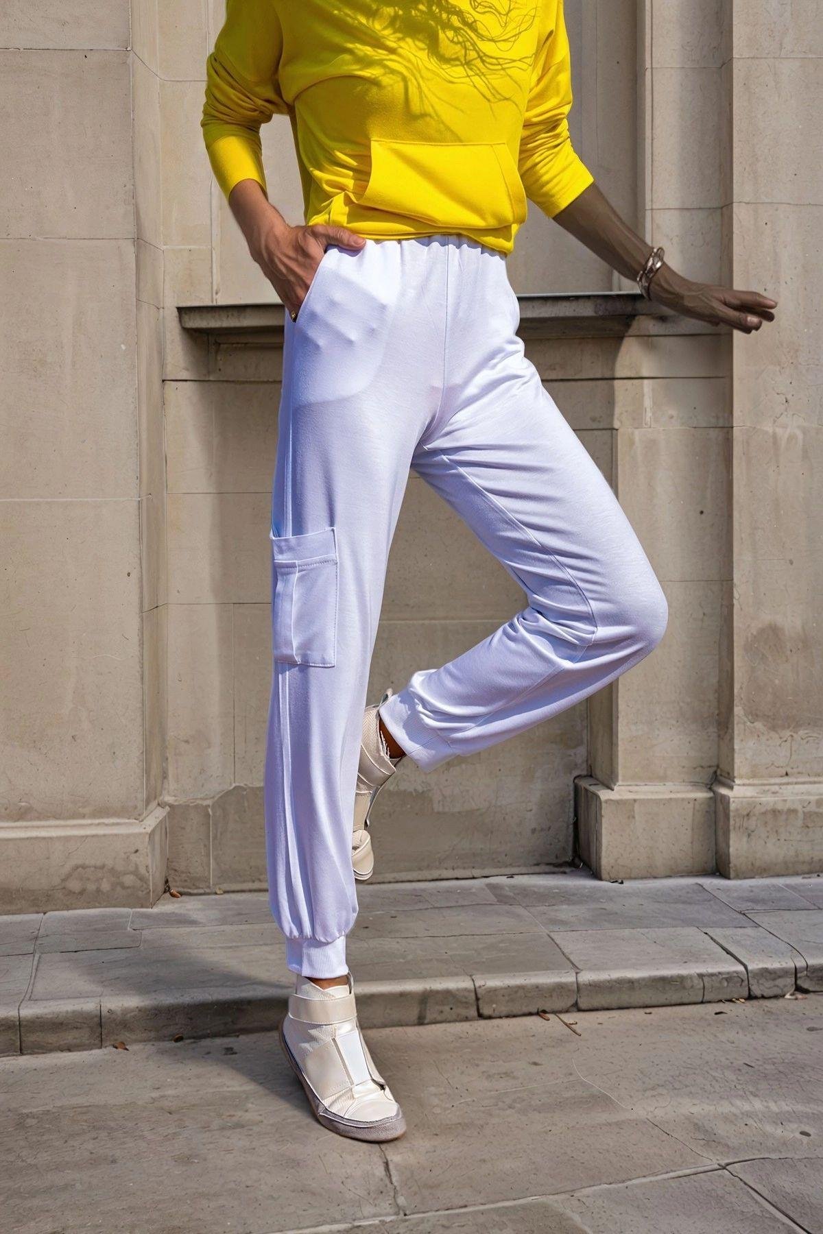 beyaz-jogger-esofman-3-ab1d.jpg