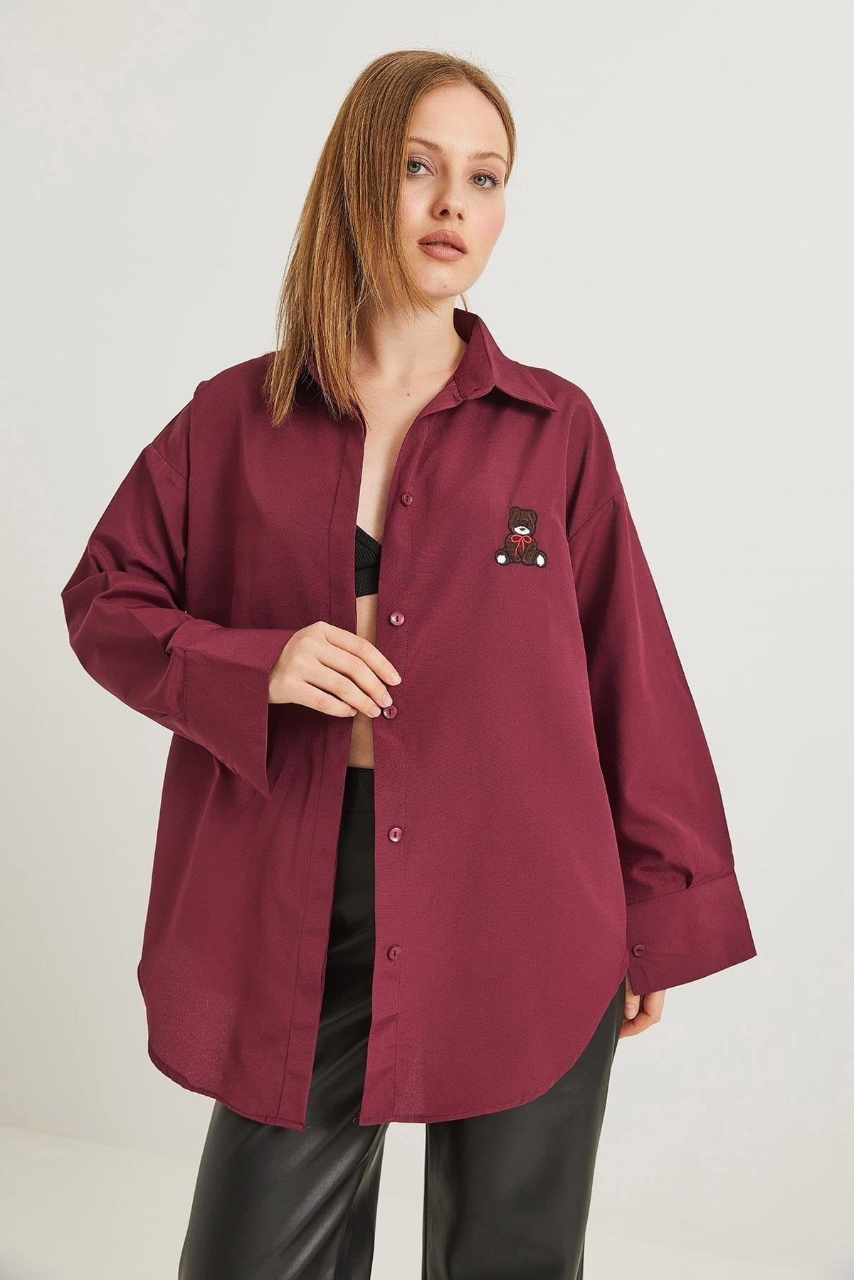 Bordo Ayıcık Nakışlı Oversize Gömlek