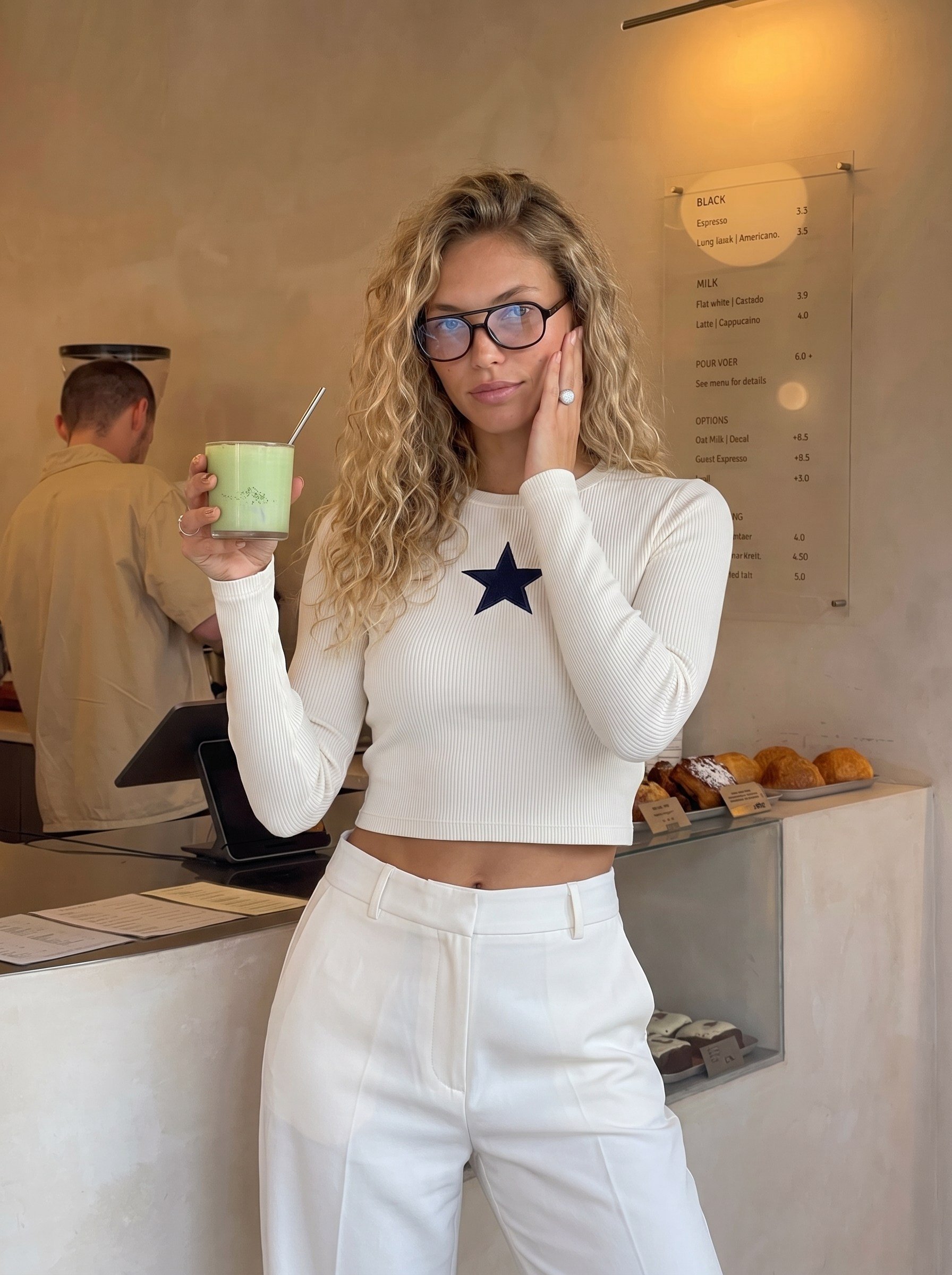 Ekru Yıldız Nakışlı Crop Bluz