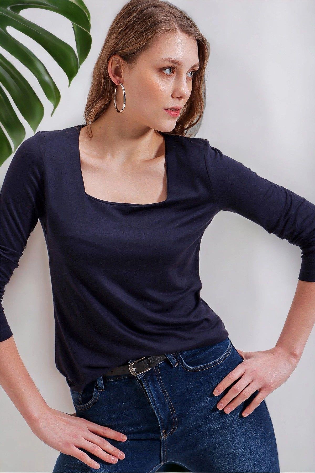 lacivert-basic-kare-bluz-b0b-6c.jpg