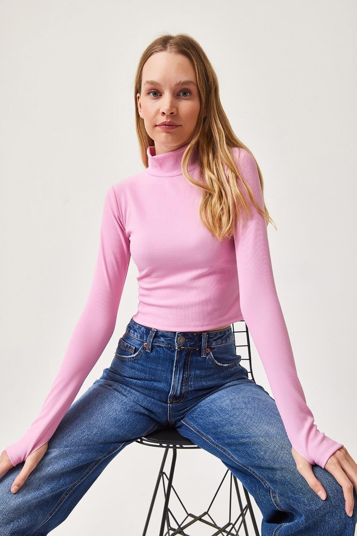 Pembe Parmak Geçmeli Örme Bluz