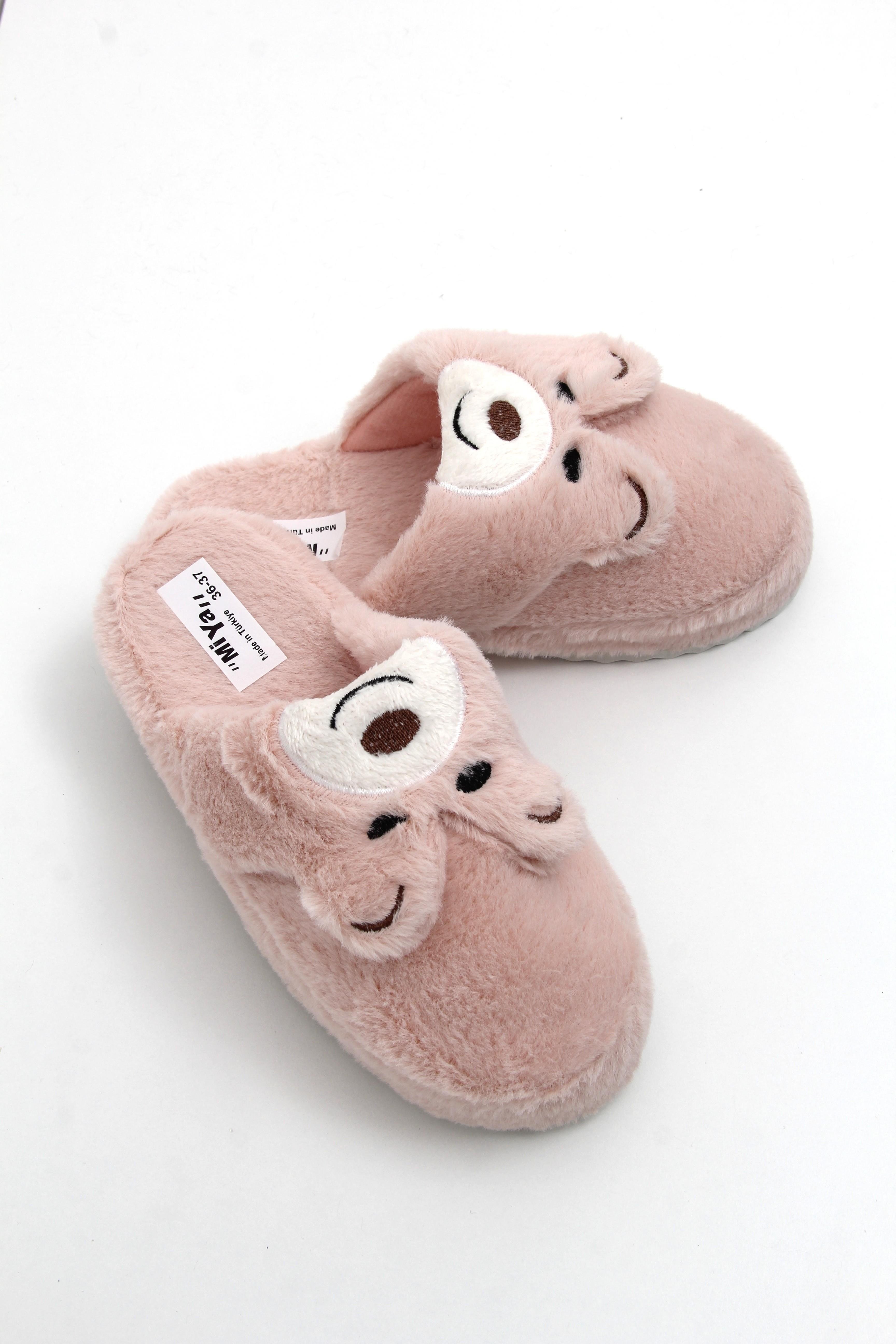 Pembe Peluş Önü Kapalı Terlik