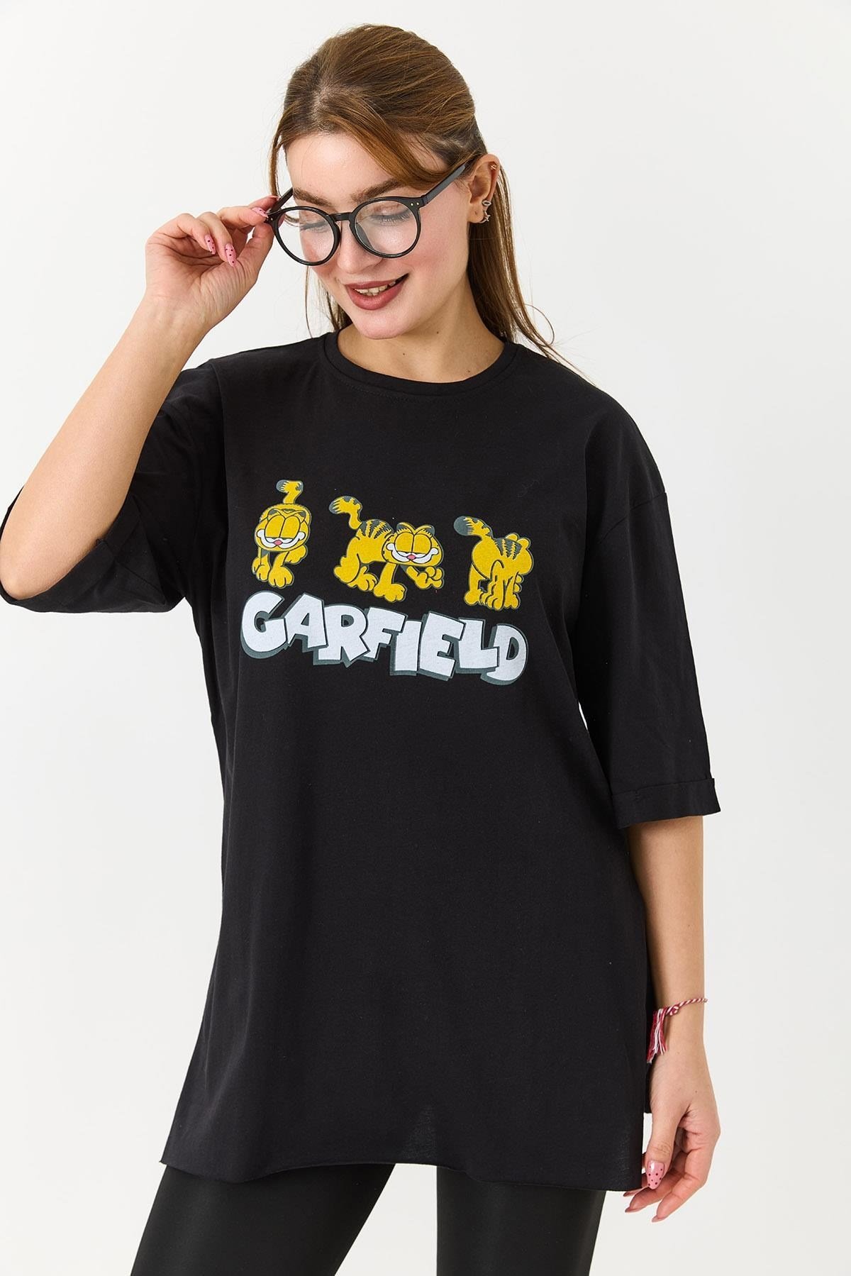Siyah Garfield Baskılı Yırtmaçlı Tişört