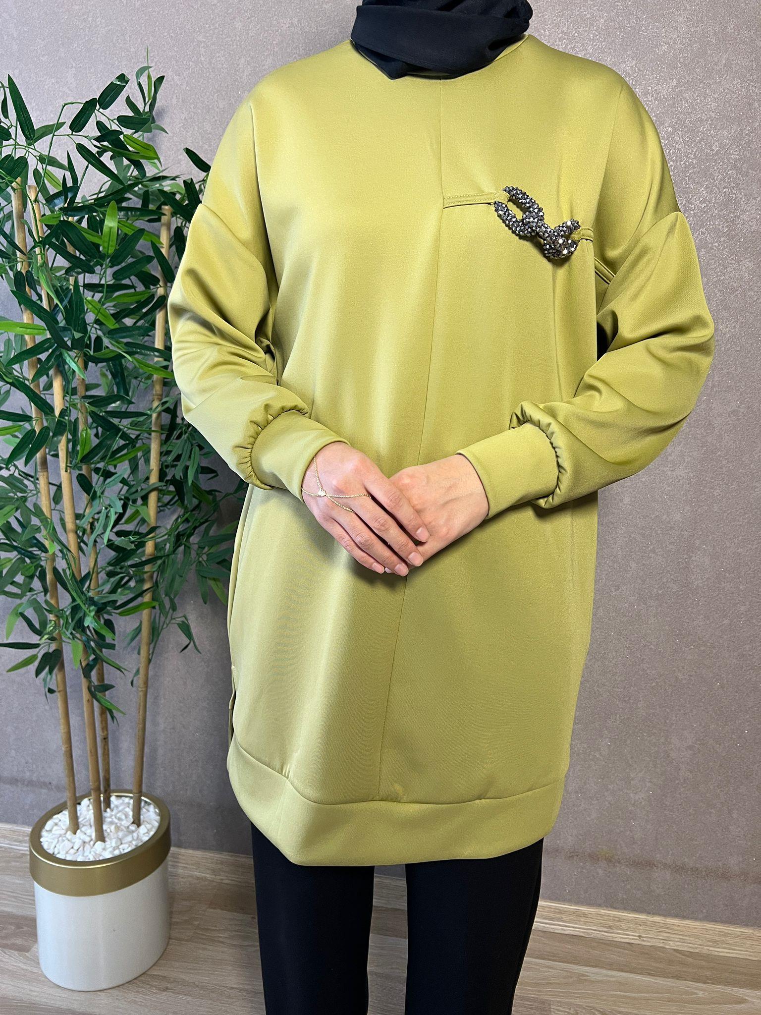 AKSESUAR DETAYLI YEŞİL TUNİK