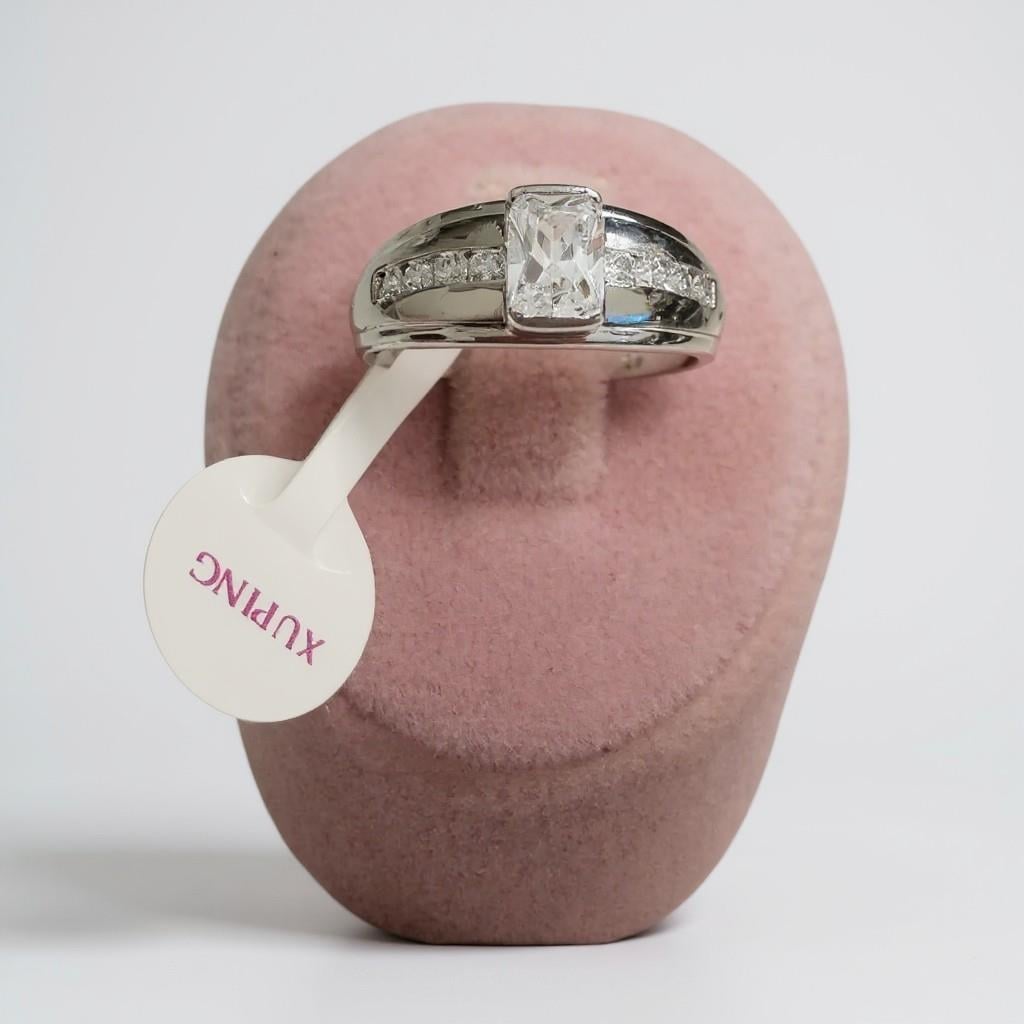 Xuping Zirkon Baget Taş Detaylı Tasarım Silver Yüzük 