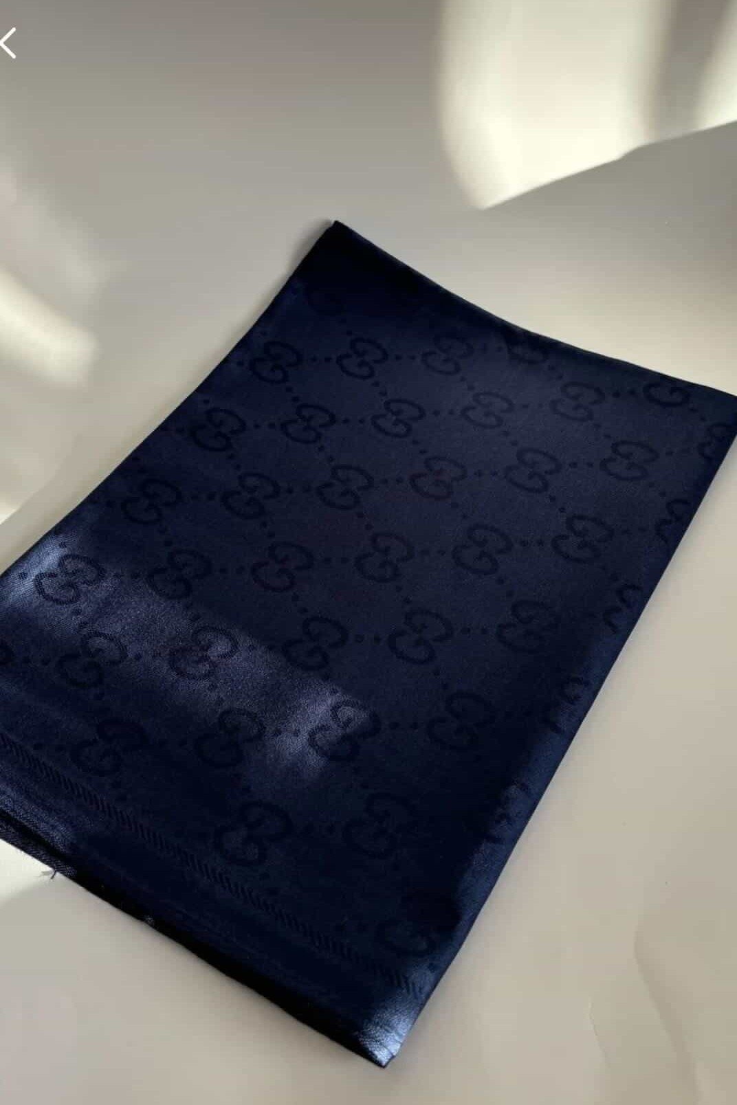 GUCCİ JAKAR ŞAL