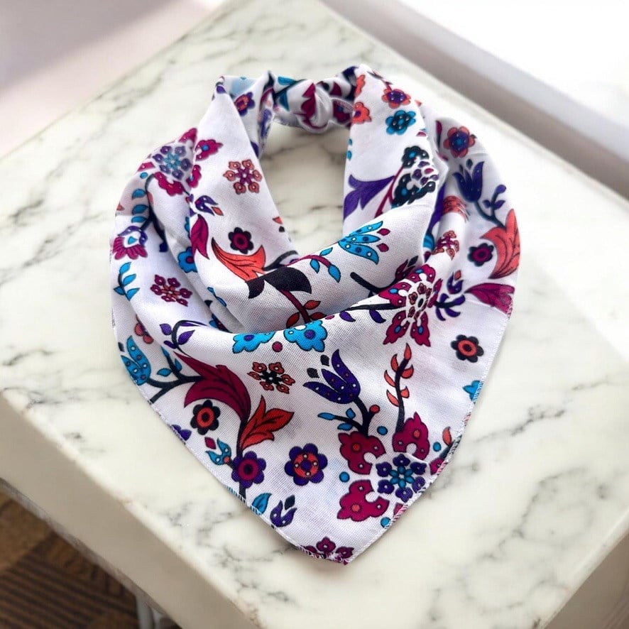 Beyaz Renk  Çiçek Desenli Çok Amaçlı %100 Koton Bandana 