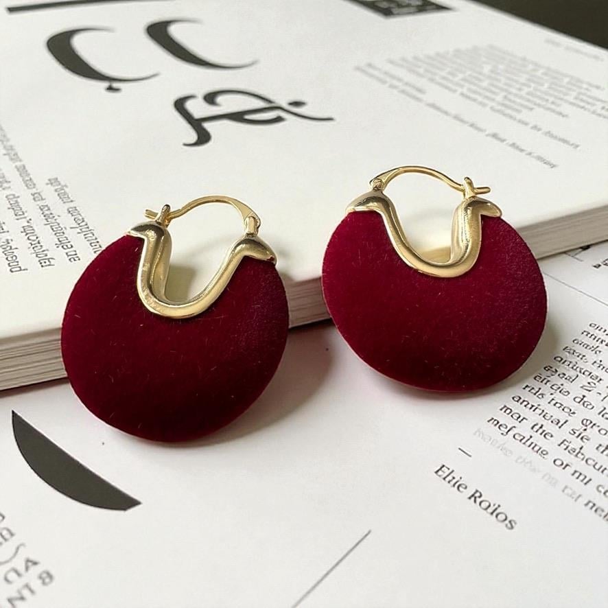 Bordo Renk Süet Oval Küpe