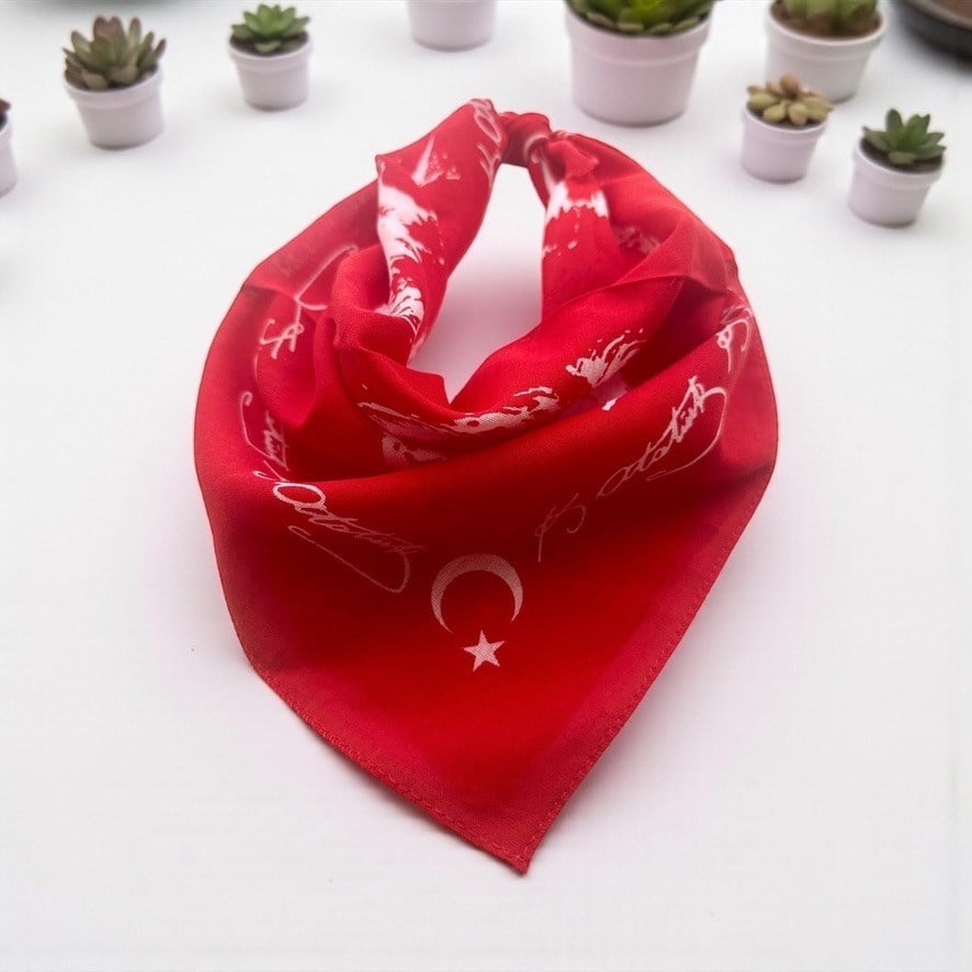 Kırmızı Renk %100 Koton Atatürk Portreli ve Imzalı 55X55 Bandana, 29 Ekim, 23 Nisan