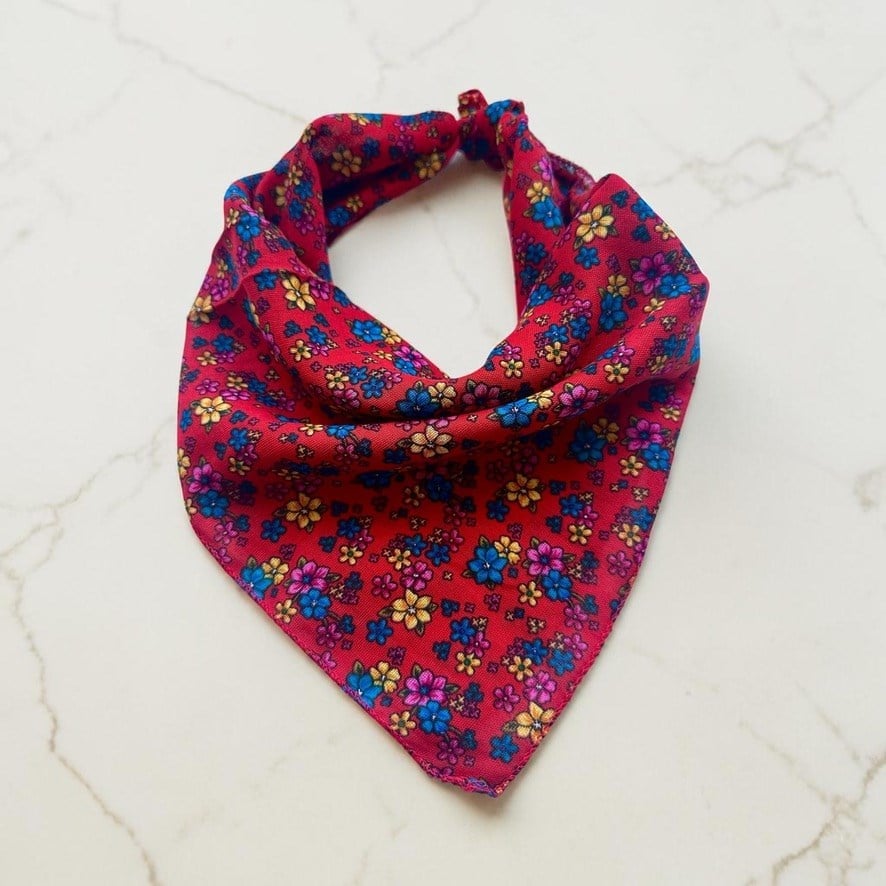 Kırmızı Renk Küçük Çiçekli %100 Koton Bandana