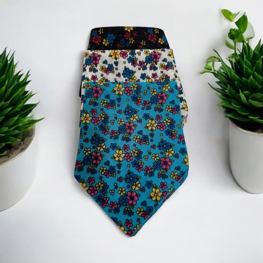 Siyah, Beyaz ve Mavi Renk Küçük çiçekli %100 Koton Bandana