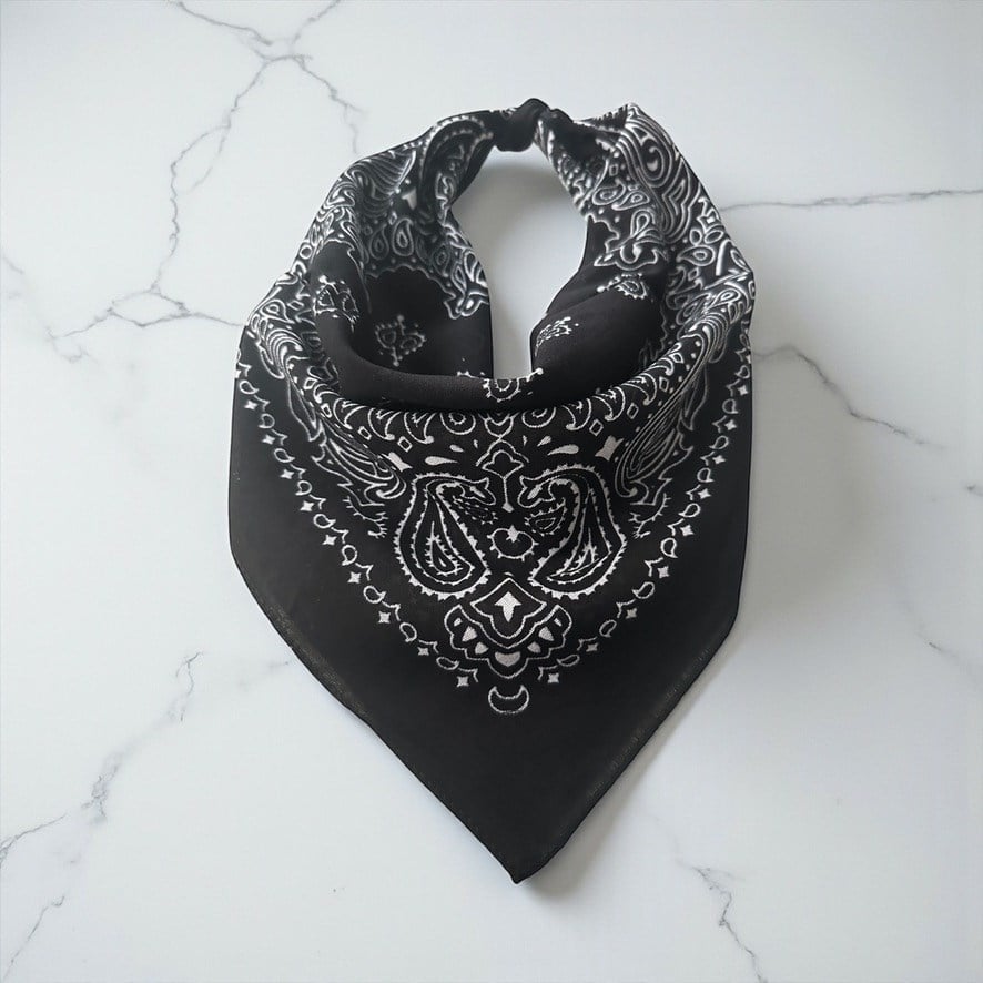 Siyah Renk  desenli %100 Koton Bandana