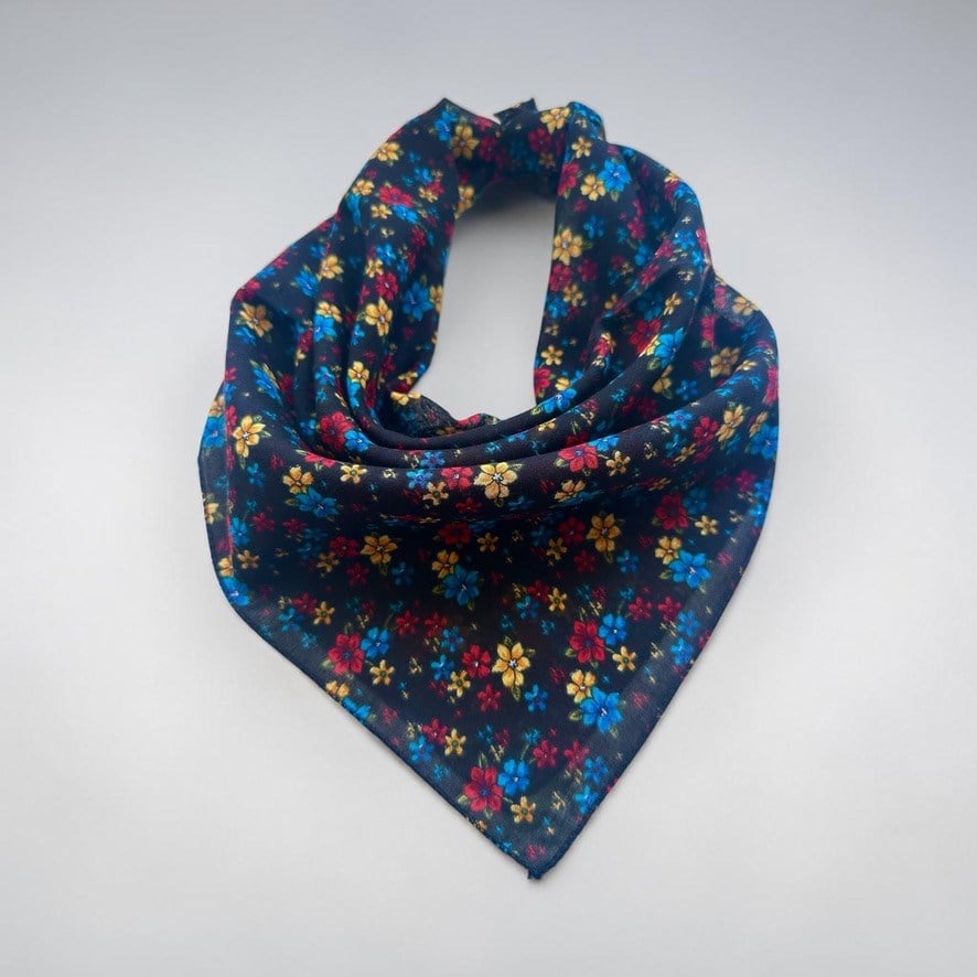 Siyah Renk Küçük Çiçekli %100 Koton Bandana