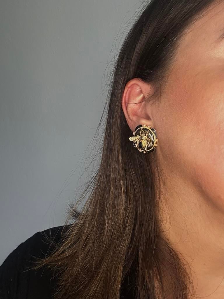 Siyah Ve Gold Uyumlu Arı Model Yuvarlak Model Çelik Küpe