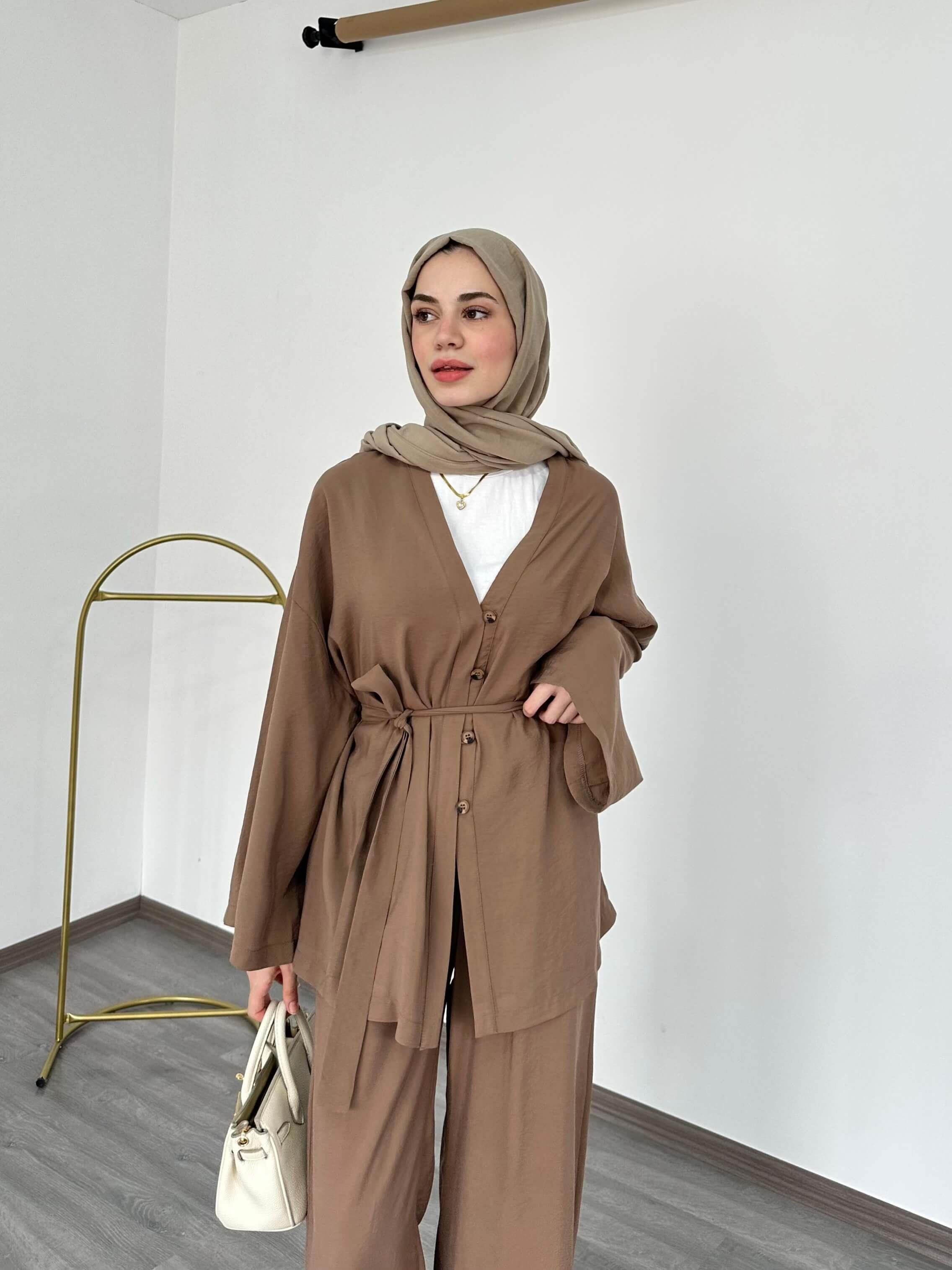 Kimono Model Düğmeli Kuşaklı Bol Paça Pantolonlu Takım Kahverengi