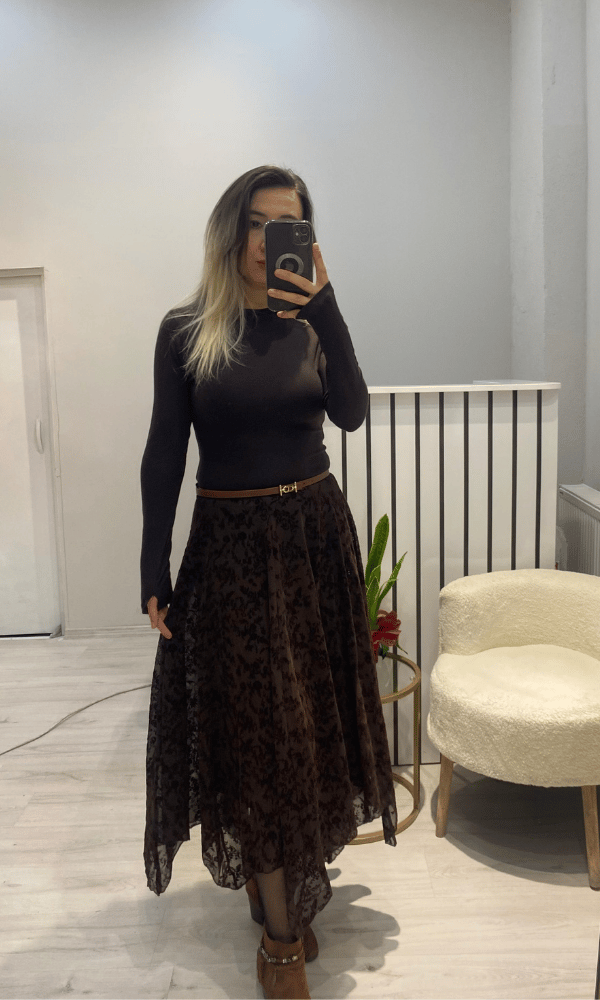 Dokulu Asimetrik Kesim Tül Etek