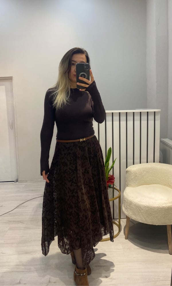 Dokulu Asimetrik Kesim Tül Etek