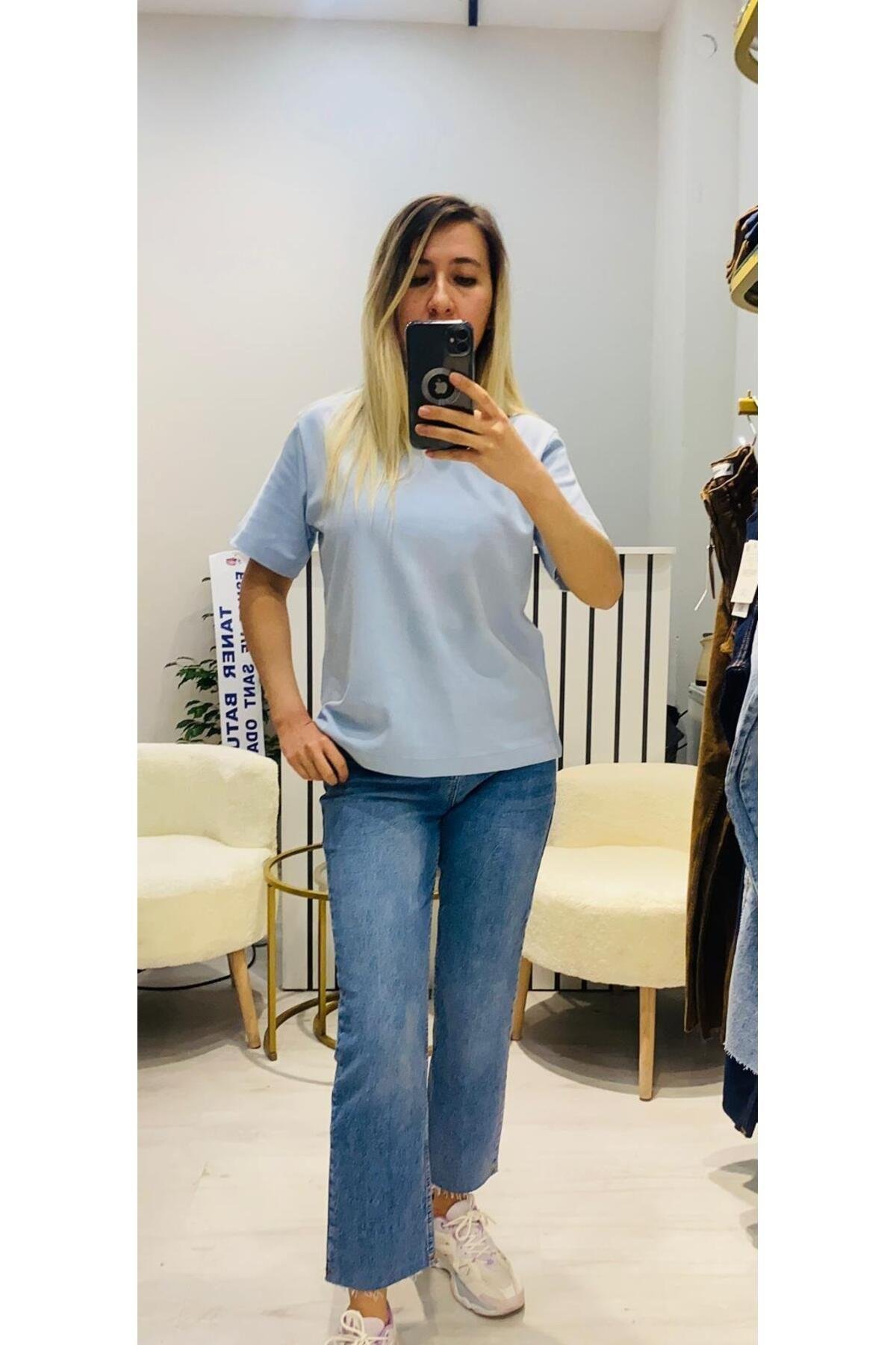 Etiketli Kartlı Basic T-shirt