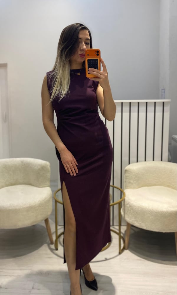 Karina Kolsuz Yırtmaç Detaylı Elbise
