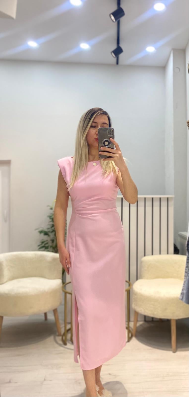 Karina Kolsuz Yırtmaç Detaylı Elbise