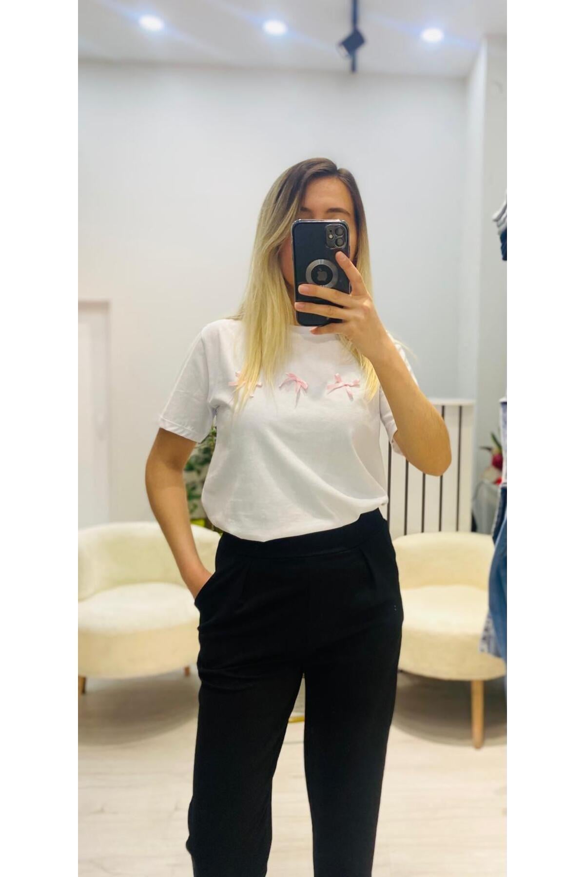 Önü Fiyonklu Basic T-shirt