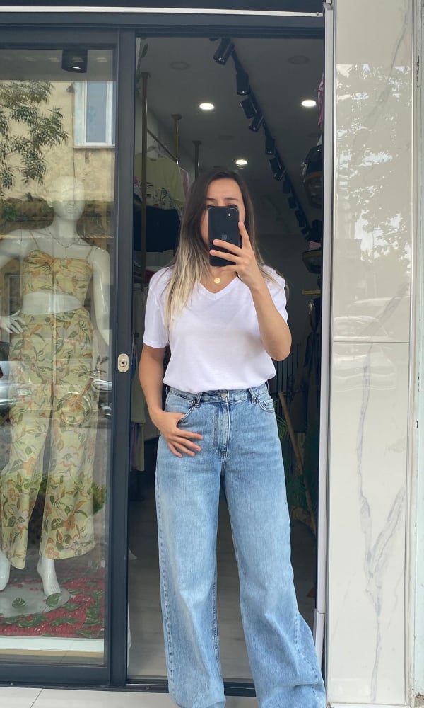 V Yaka Relax Fit Basic T-shirt