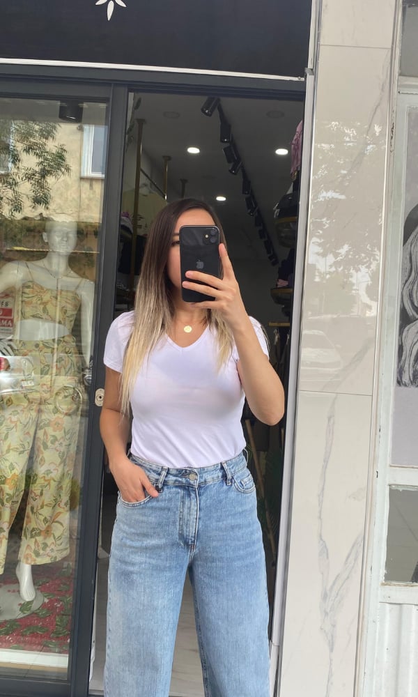 V Yaka Slim Fit Basic T-shirt