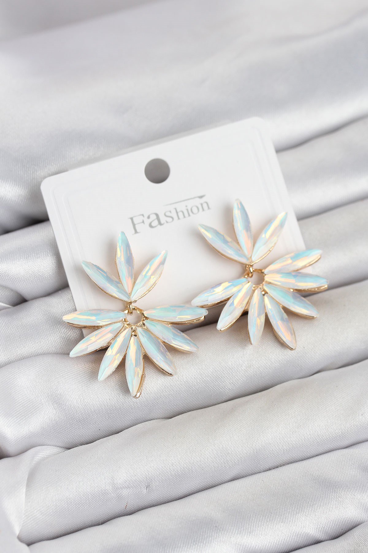 Beyaz Renk Kristal Taşlı Lotus Model Kadın Küpe