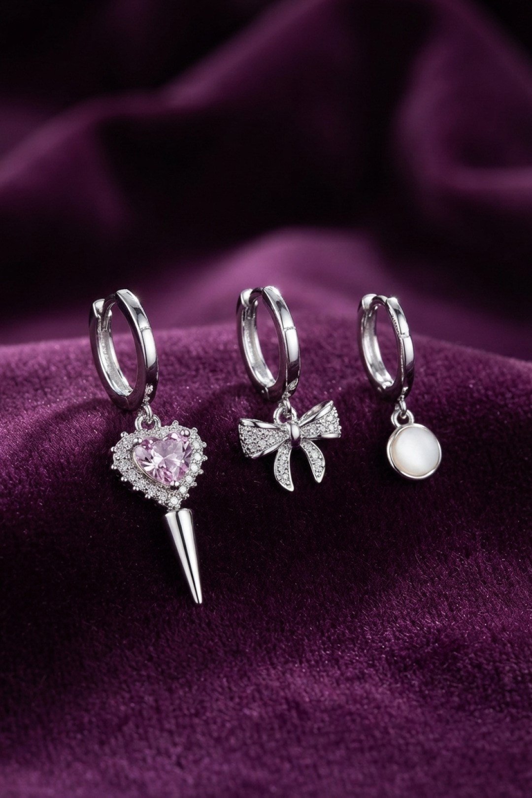 Gümüş Renk Kalp Detaylı 3 lü Zirkon Taşlı Küpe