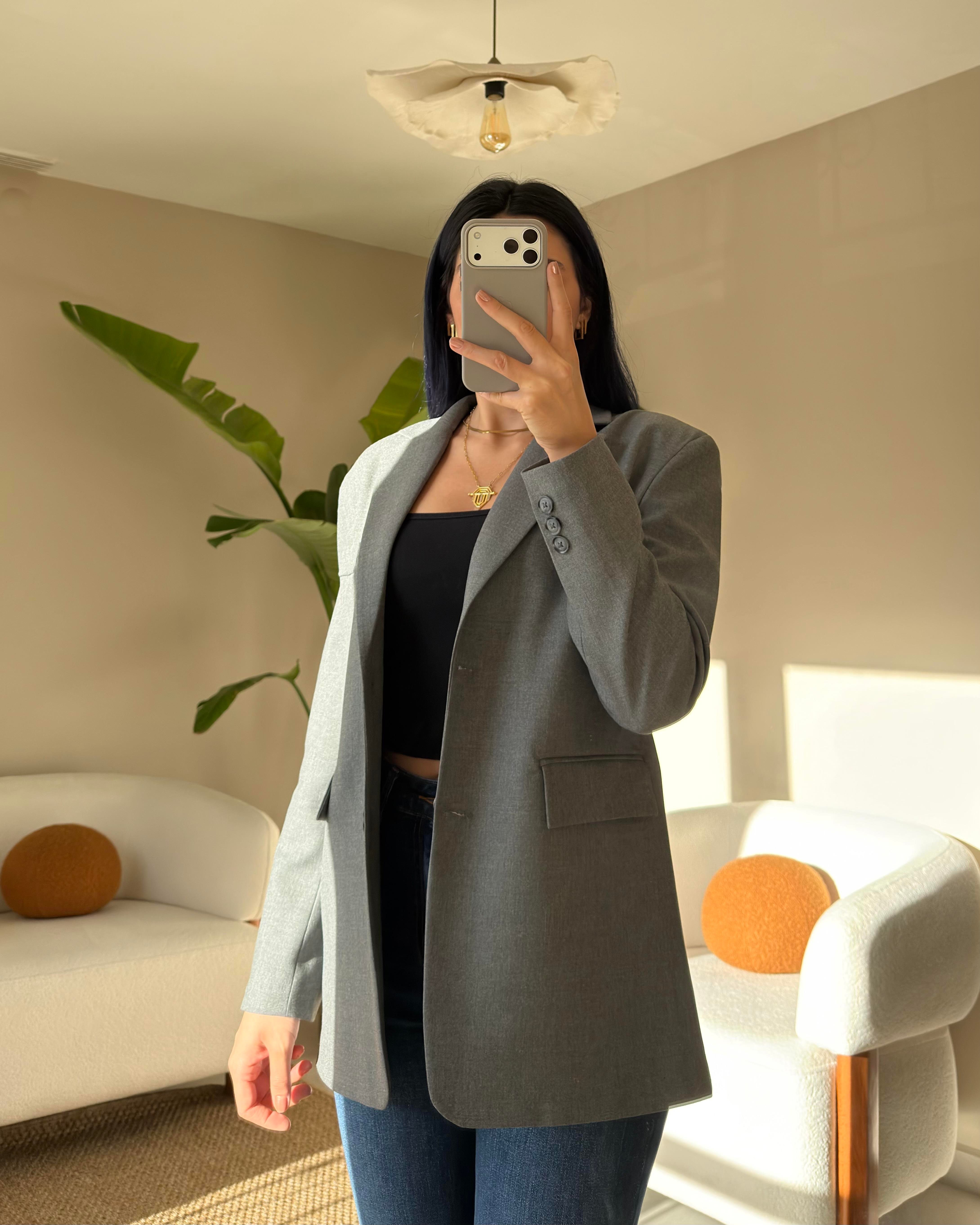 ANTRASİT ARKASI DÜĞME DETAYLI BLAZER