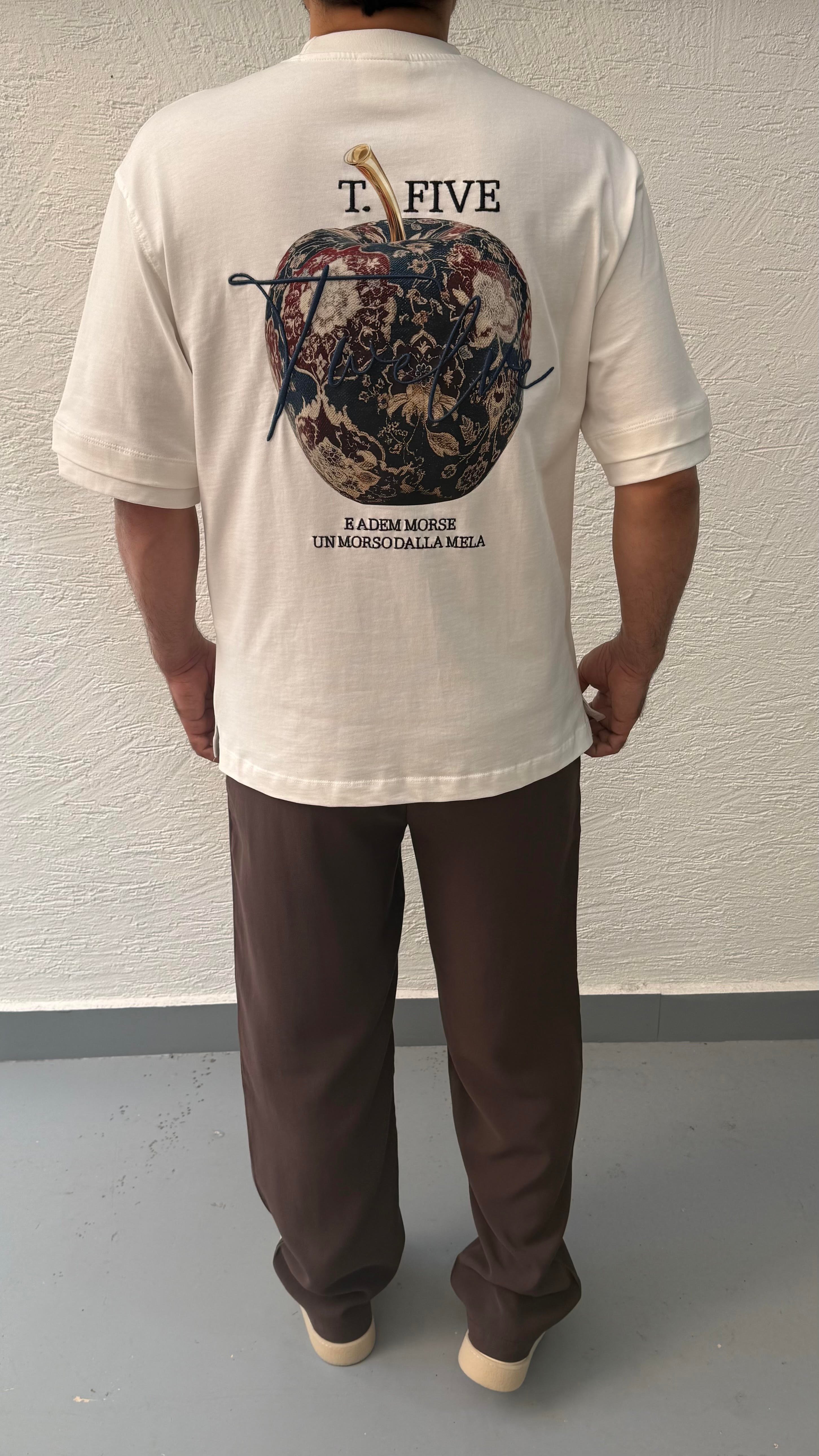 Oversize Baskı Ve Nakış Detay T-Shirt