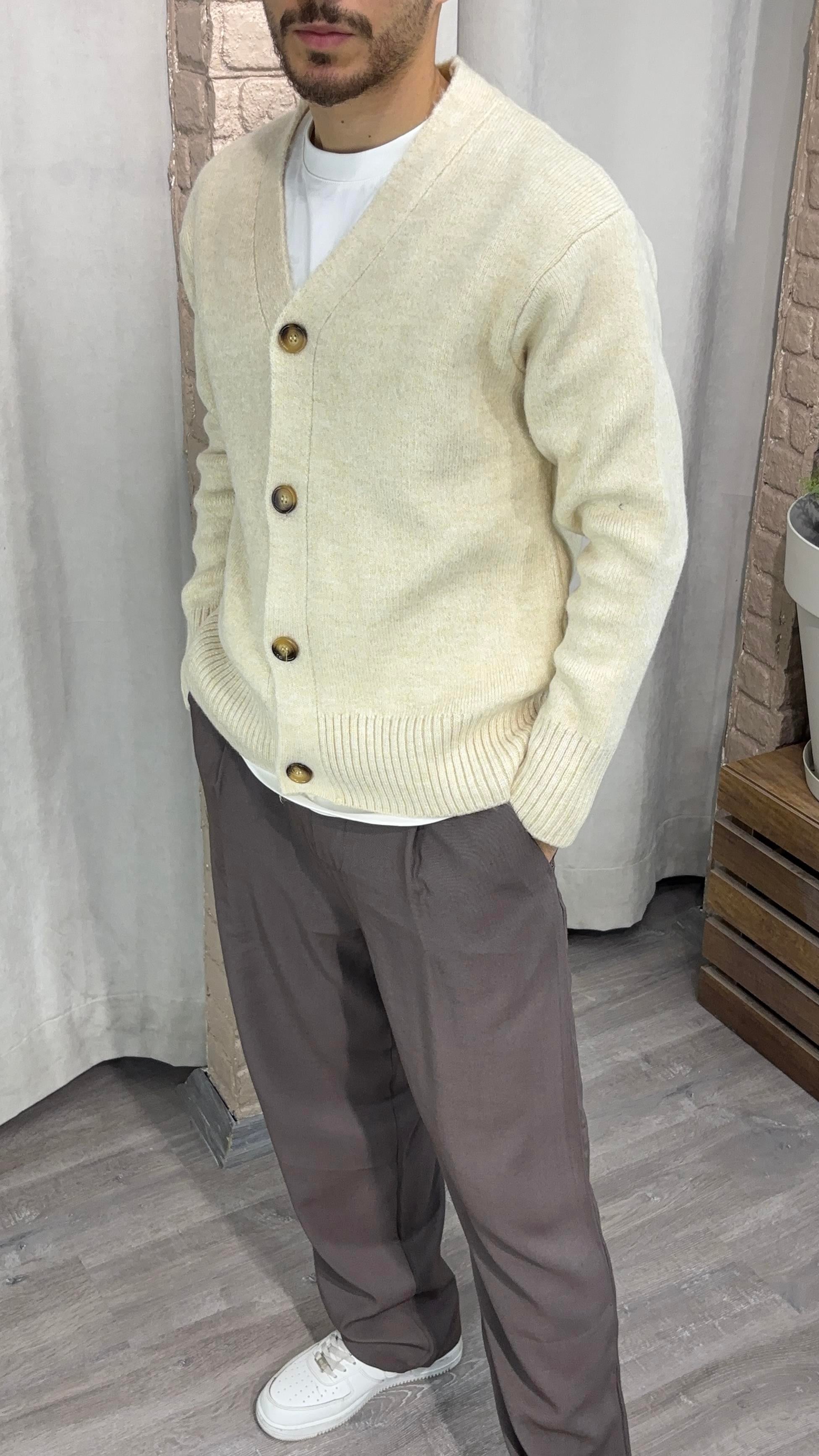 Oversize Düğmeli Yün Hırka