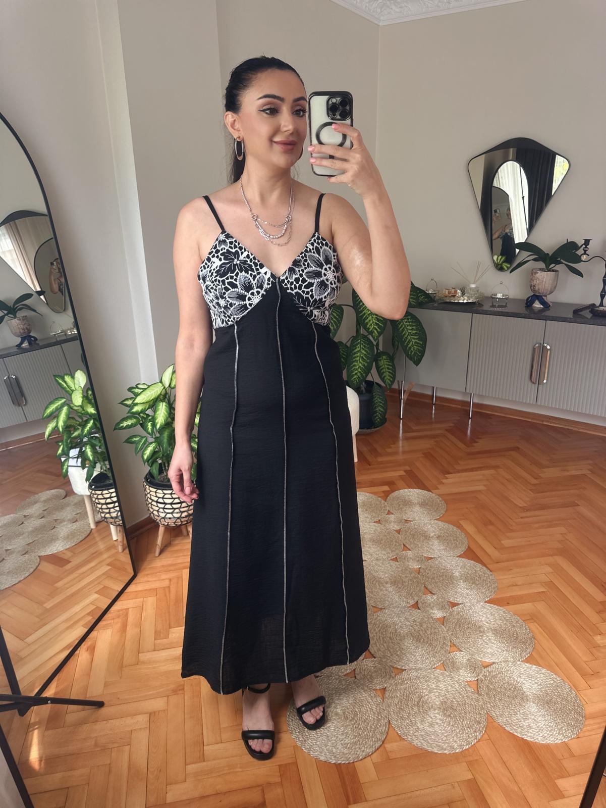 GÖĞÜS DETAYLI MİDİ ELBİSE
