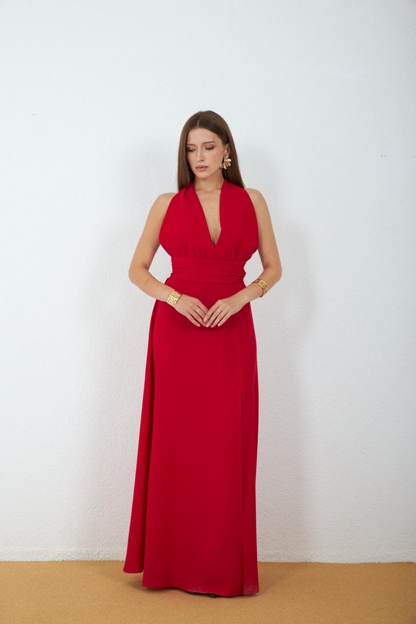 4133-Kırmızı Halter Yaka Drapeli Yırtmaçlı Maxi Elbise