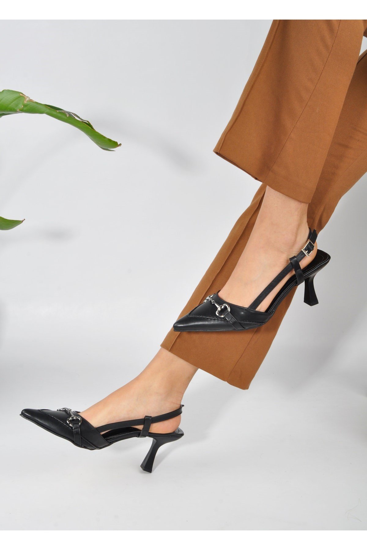 Siyah Deri Moss Toka Detay Kadın Stiletto