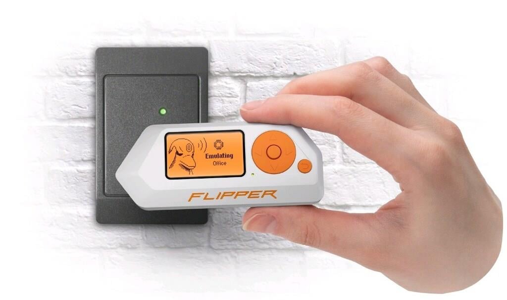 Flipper Zero - Multi-tool Device for Geeks