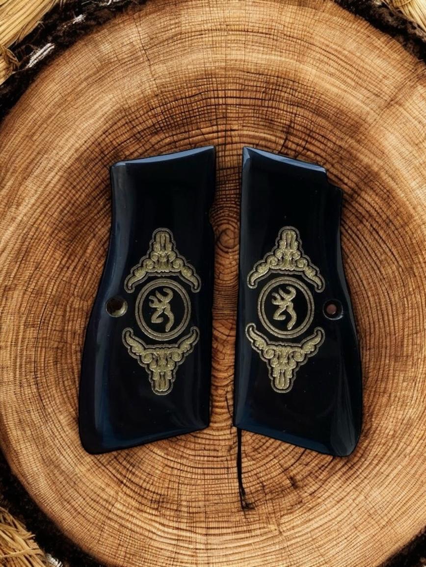 Logolu altın yaldız işlemeli siyah sedef kabze