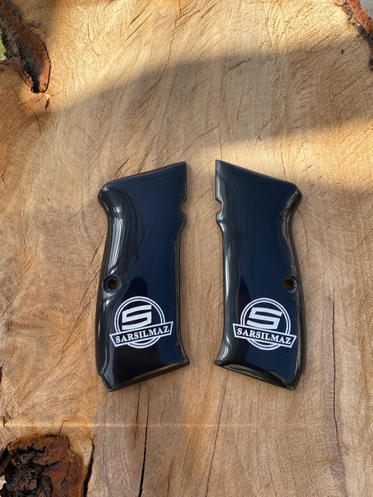 Sarsılmaz amblemli siyah sedef kabze