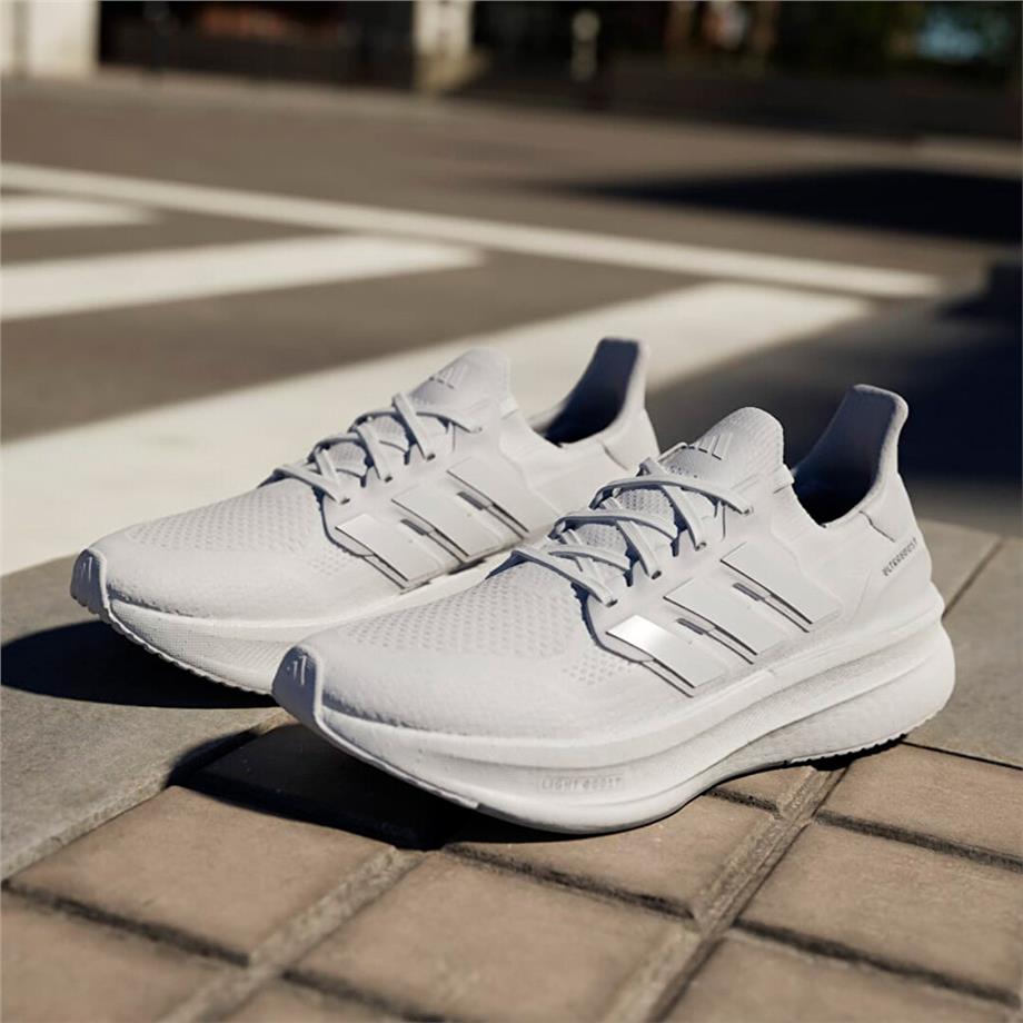 ULTRABOOST 5
