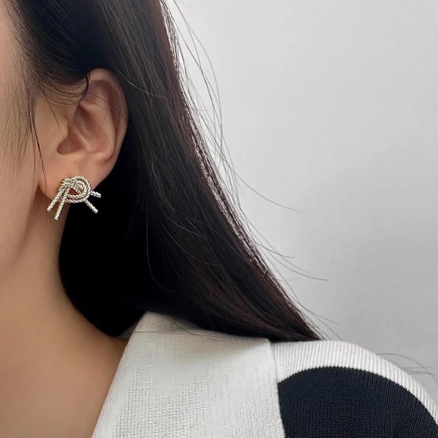 Marka Model Düğüm Görünüm Tasarım Küpe (1,5cm)