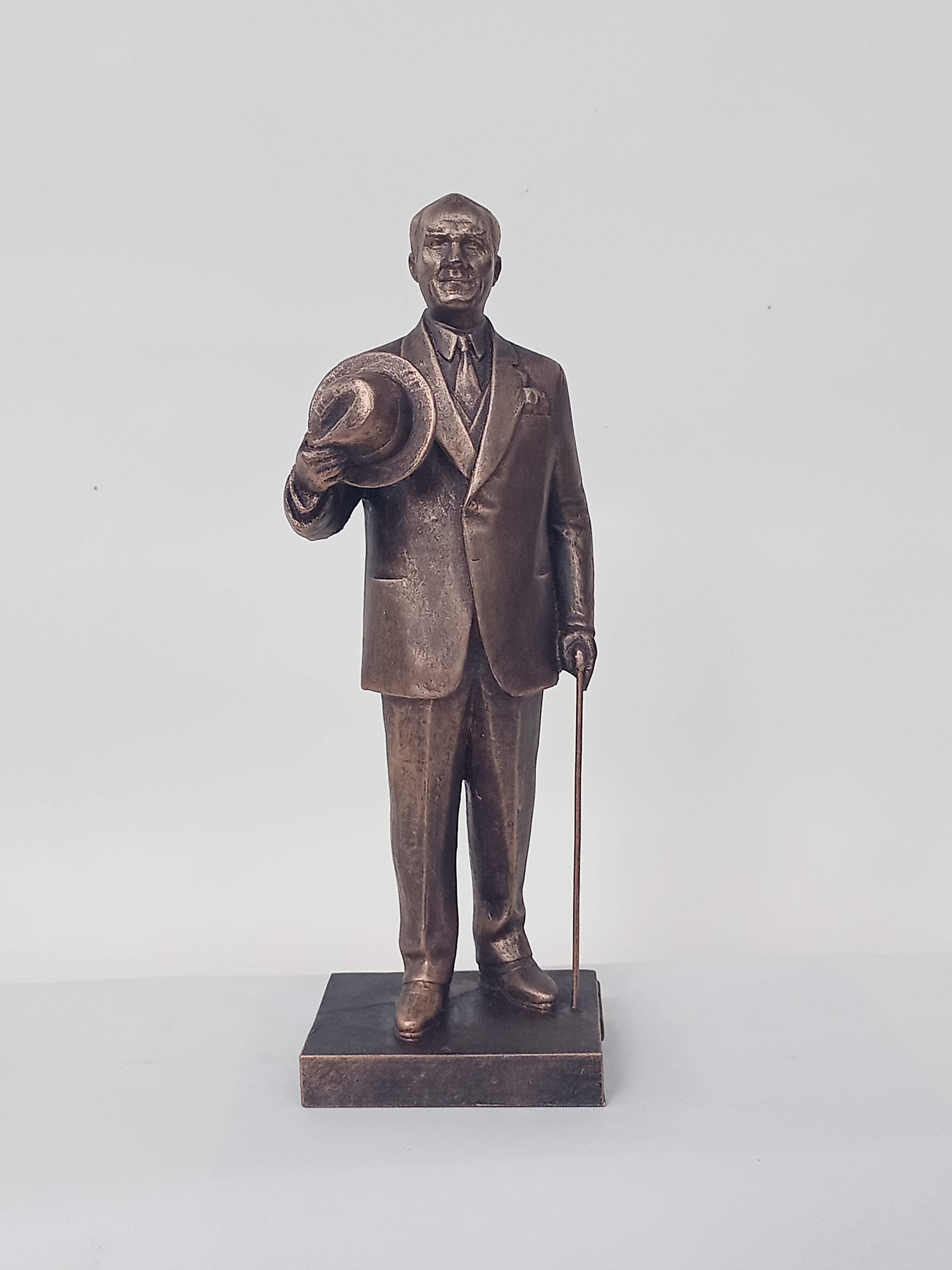 Atatürk Şapkalı Heykel Özel Tasarım