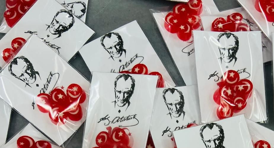 Atatürk İmzalı ve Ay Yıldızlı Cumhuriyet Şekerleri